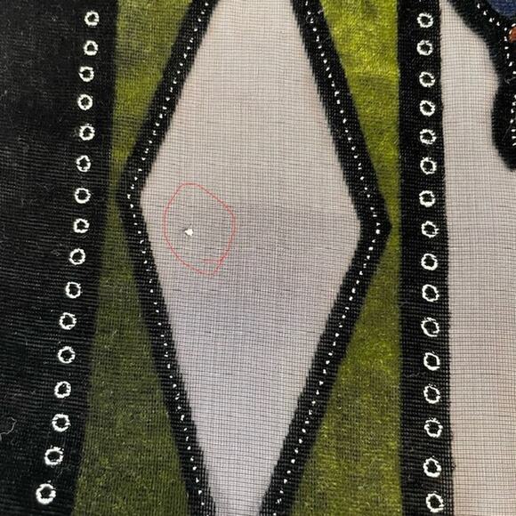 Besarani London vintage women's shawl/wrap scarf. - Picture 6 of 14